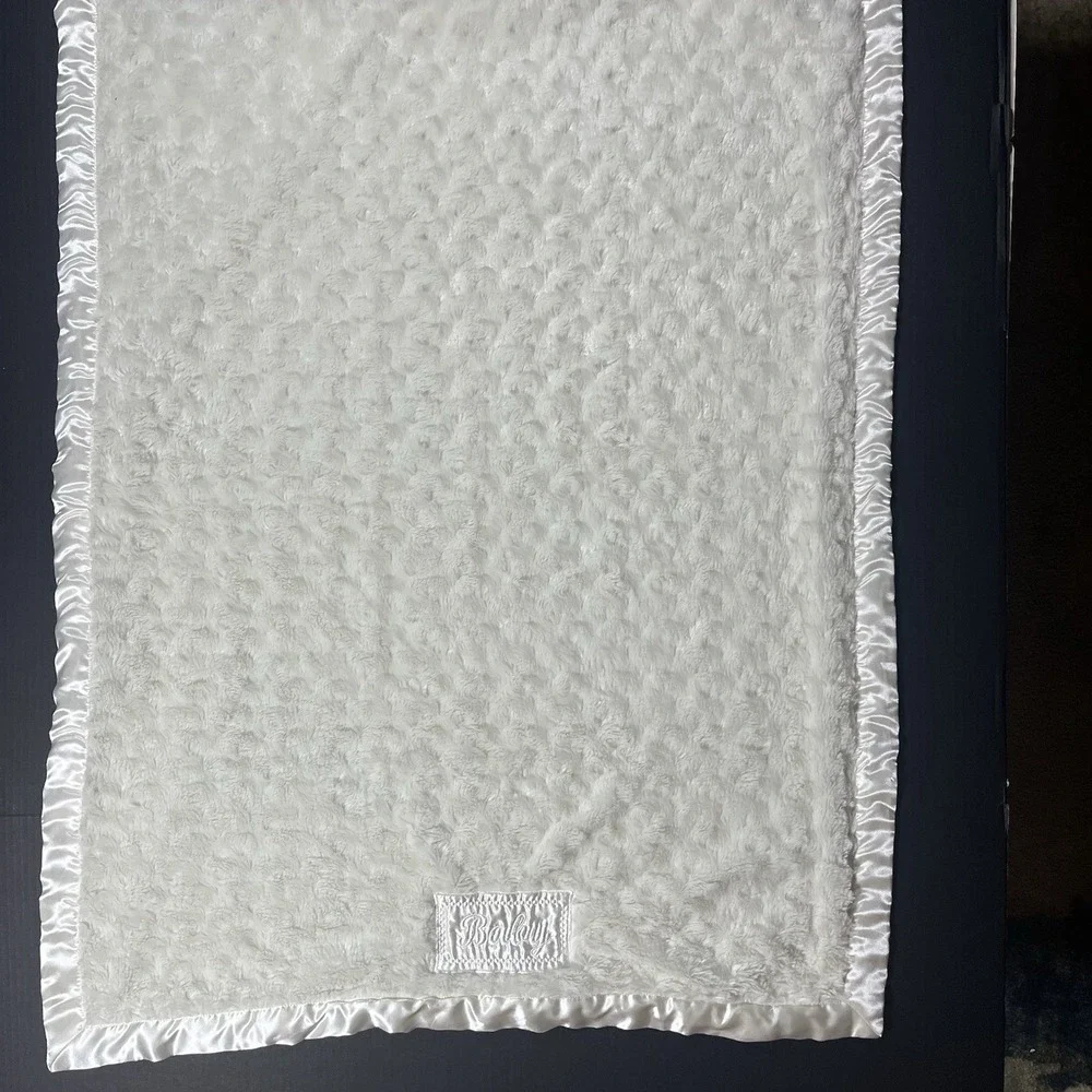 Nojo Baby Blanket White Cream Colored with Satin Back Side Trim Embroidered Soft